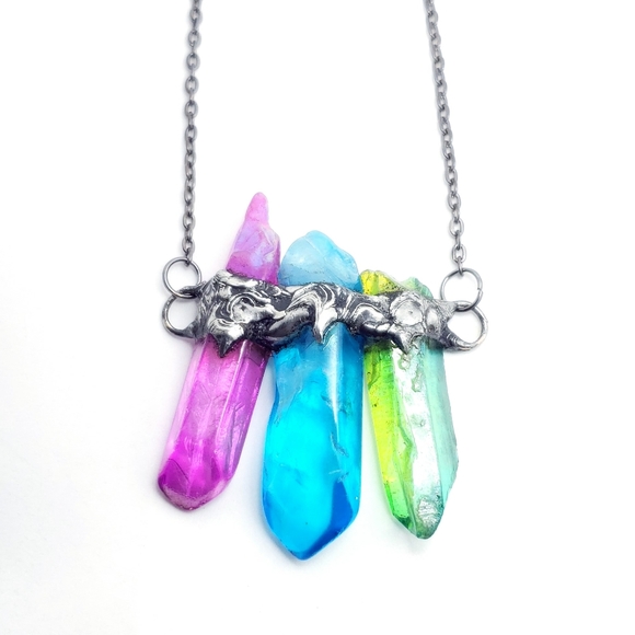 Rainbow aura quartz crystal necklace - Picture 2 of 8